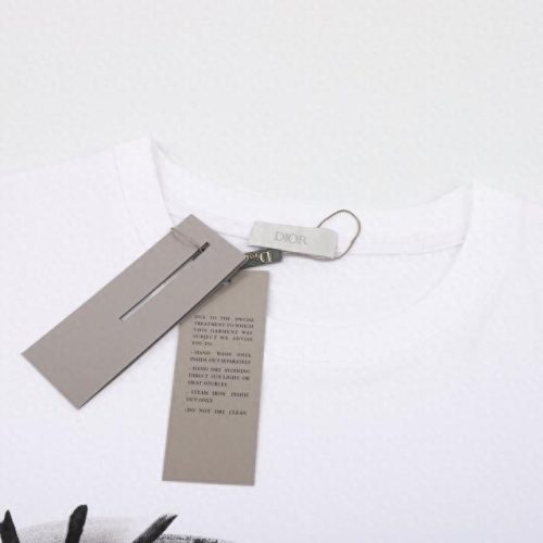 十大热门手绘T恤排行榜(手绘t恤100种图片)插图6