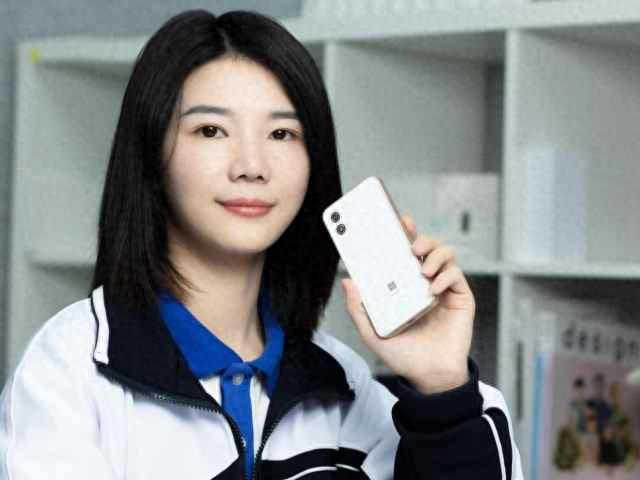小屏幕手机推荐6寸以下(红米k50屏幕比例尺寸)