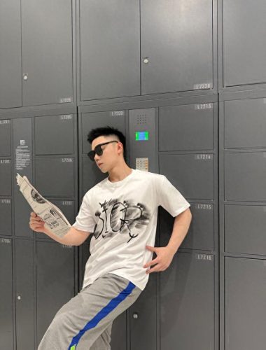 十大热门手绘T恤排行榜(手绘t恤100种图片)插图17