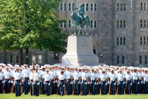 弗吉尼亚军事学院(弗吉尼亚军事学院和西点军校)插图 弗吉尼亚军事学院(弗吉尼亚军事学院和西点军校)插图