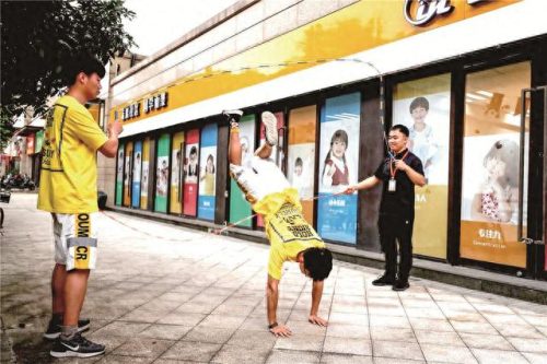 西湖区中考跳绳排名前十(南岸区中考体育跳绳)