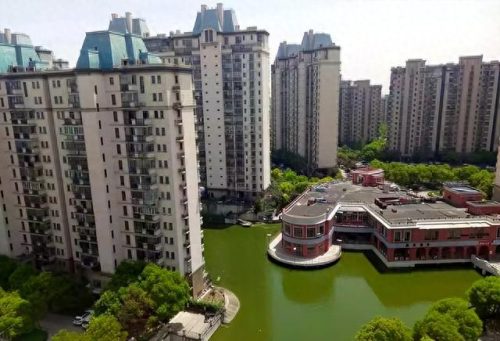 中国十大丑陋建筑(中国十大丢脸雕像)插图24
