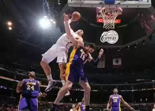 格里芬十大死亡扣篮(NBA格里芬最经典扣篮)插图2