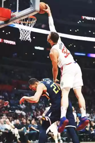 格里芬十大死亡扣篮(NBA格里芬最经典扣篮)插图5