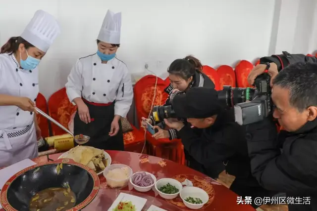 哈密十大美食(敦煌有什么特色美食)插图2
