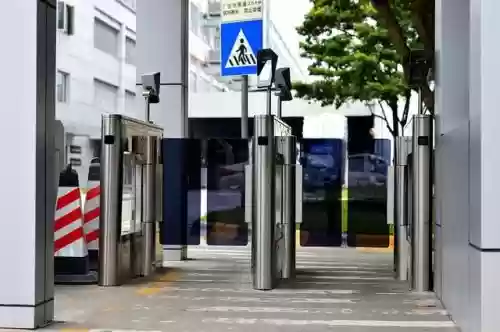 十大梯控品牌(螺杆式电梯哪个品牌好)插图