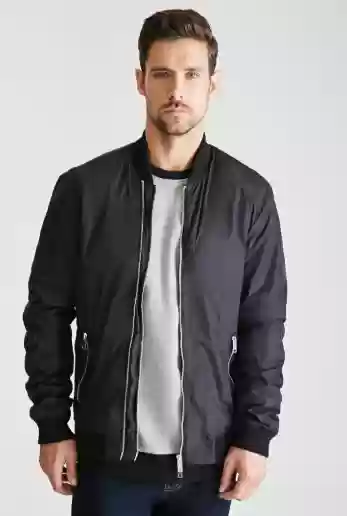 世界十大快时尚品牌(zara齐名的四大品牌)插图26