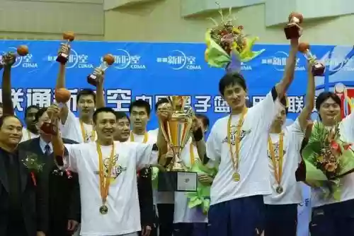 广东队历史第一阵容图片(广东队历届球员名单)插图1