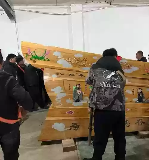 阵容棺材插图